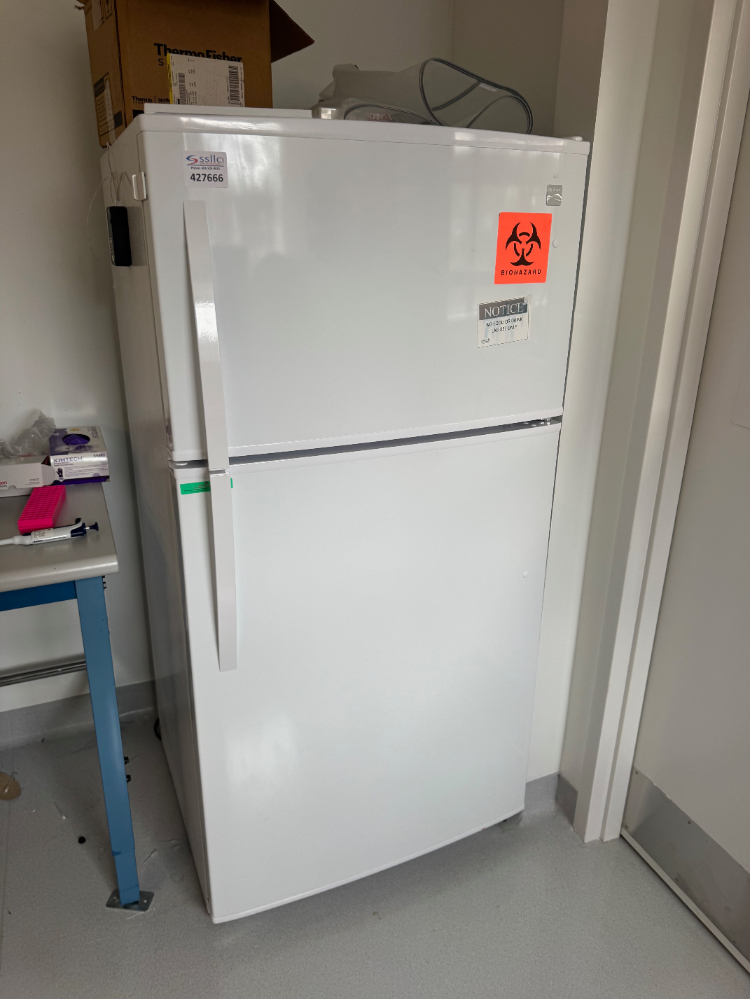Image of Kenmore Refrigerator/Freezer Combo